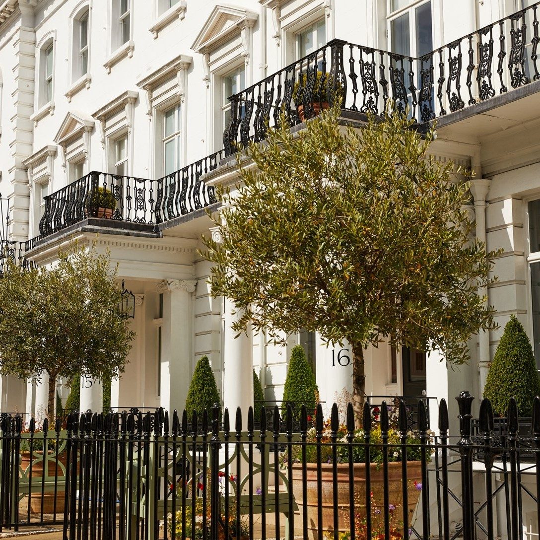 London Unveiled: Voices of the City