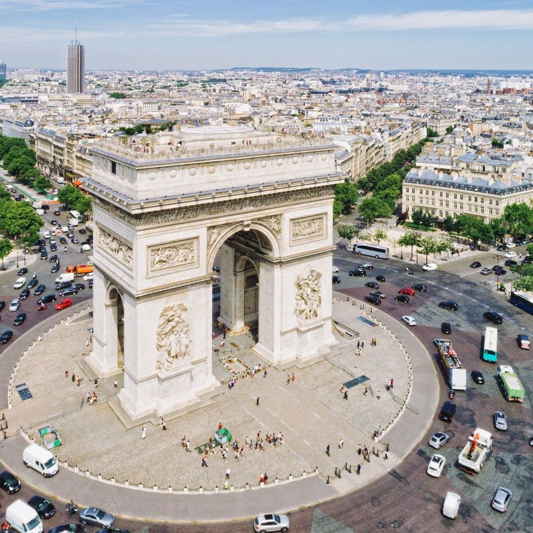 Paris: Guide to the City of Light