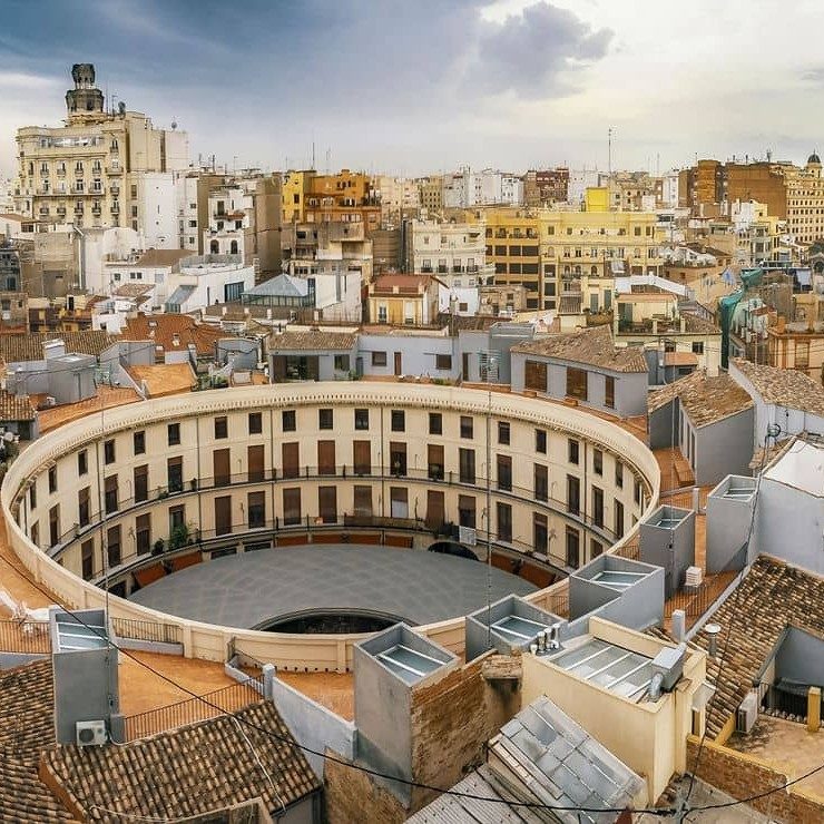 Valencia: Echoes of Tradition