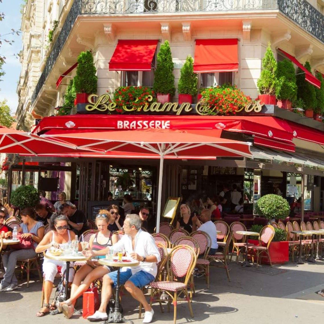 Paris: Guide to the City of Light