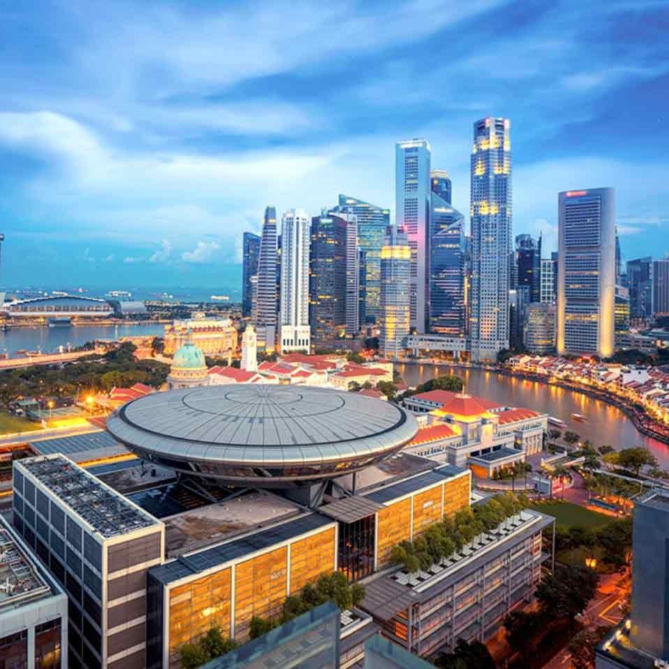 Singapore: Journeys Through the Lion City