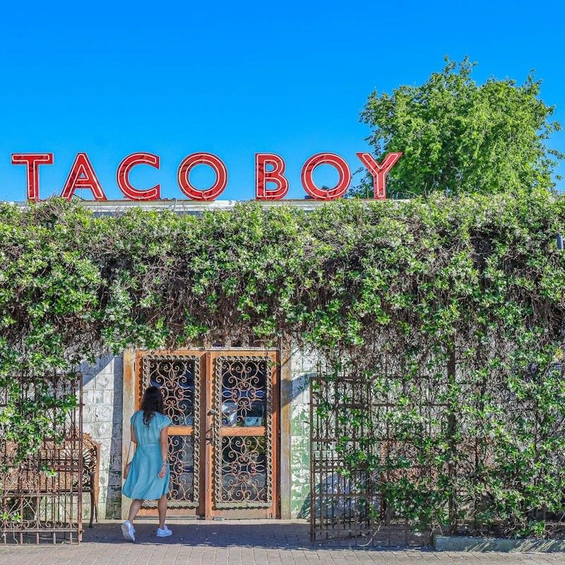 Charleston: Stories of the Southern Jewel