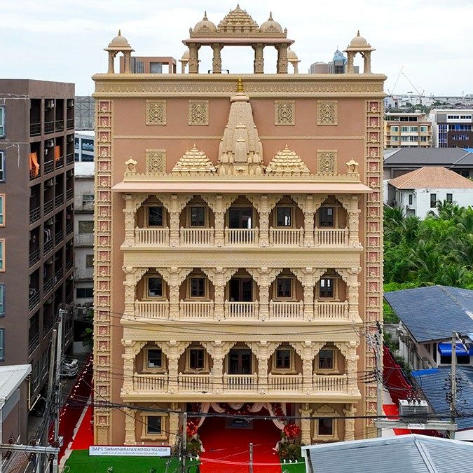 Bangkok: Sights, Sounds & Stories