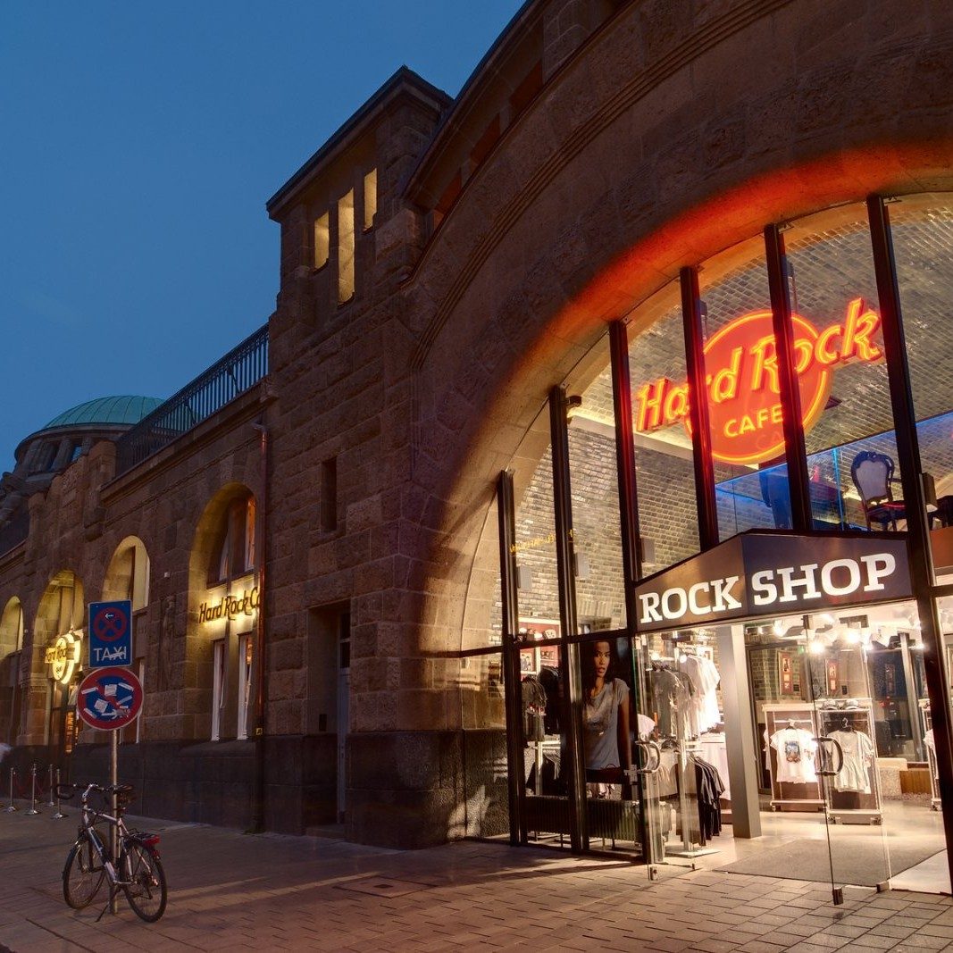 Hamburg: A Journey Through Time and Tide